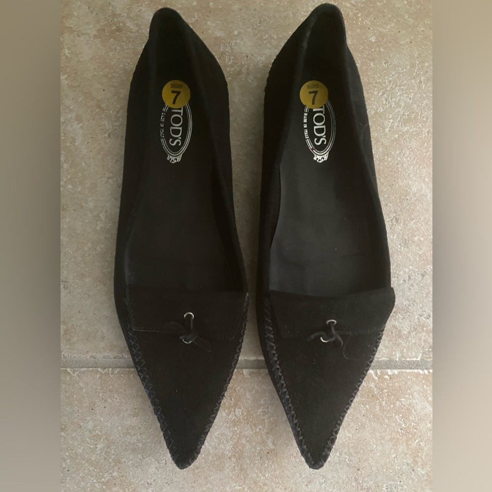 Tod’s suede pointy flats